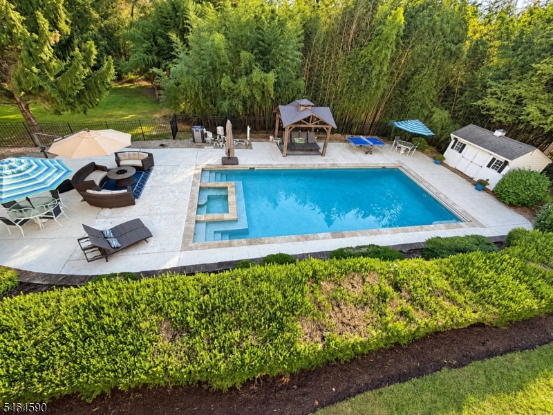 8 Chaucer Drive Clinton NJ 08801