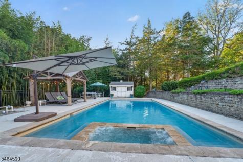 8 Chaucer Drive Clinton NJ 08801