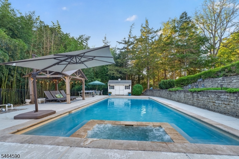 8 Chaucer Drive Clinton NJ 08801