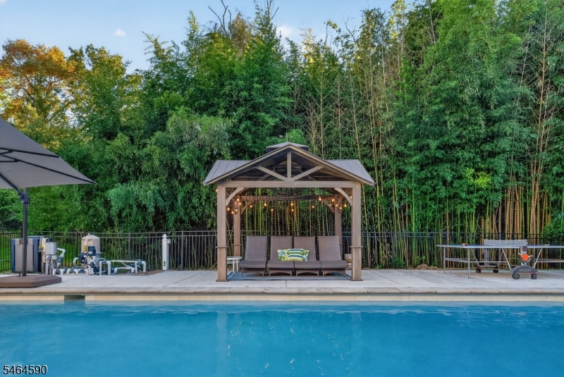 8 Chaucer Drive Clinton NJ 08801