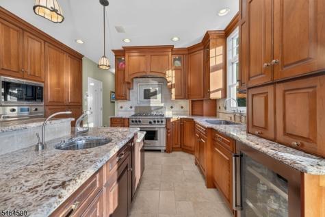 8 Chaucer Drive Clinton NJ 08801