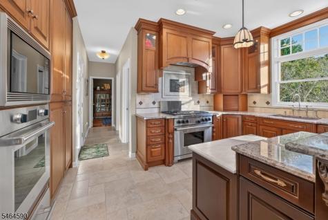 8 Chaucer Drive Clinton NJ 08801