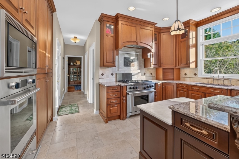 8 Chaucer Drive Clinton NJ 08801