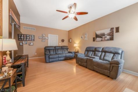 1304 Brian Circle Greenwich NJ 08886