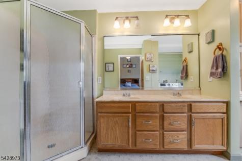 1304 Brian Circle Greenwich NJ 08886