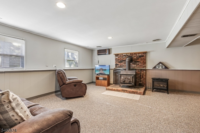 12 Mirror Place Jefferson NJ 07438