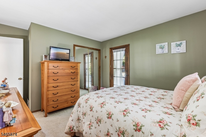 12 Mirror Place Jefferson NJ 07438