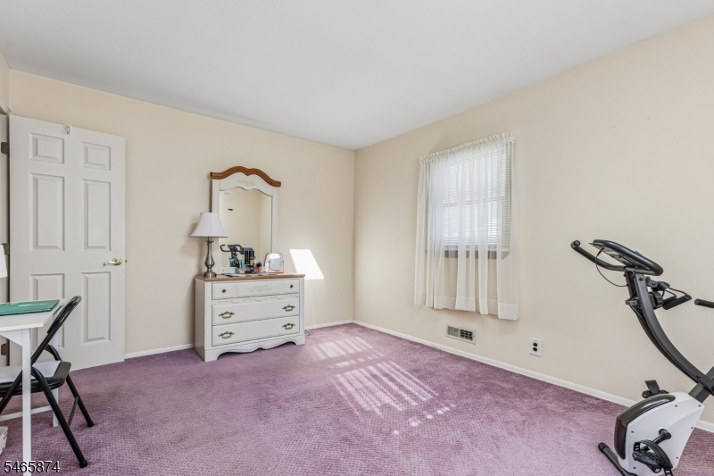 12 Mirror Place Jefferson NJ 07438