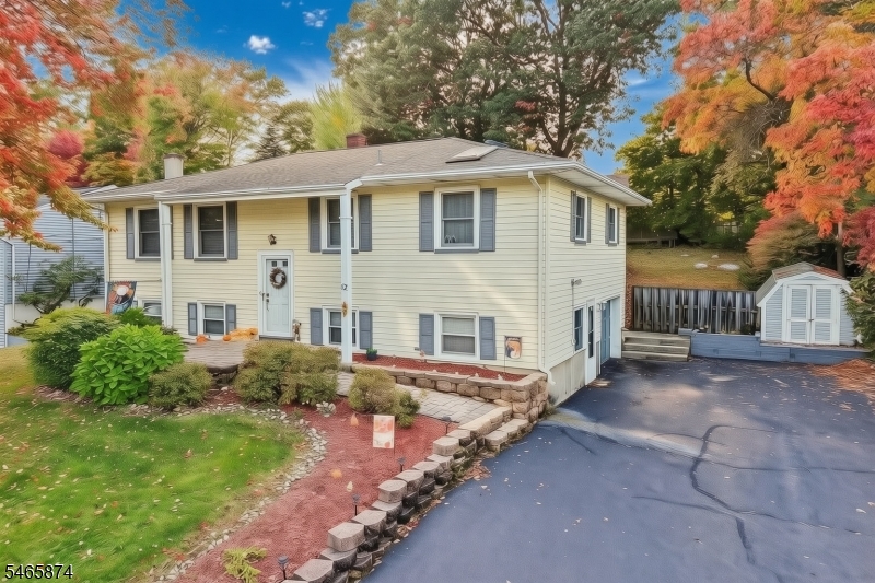 12 Mirror Place Jefferson NJ 07438