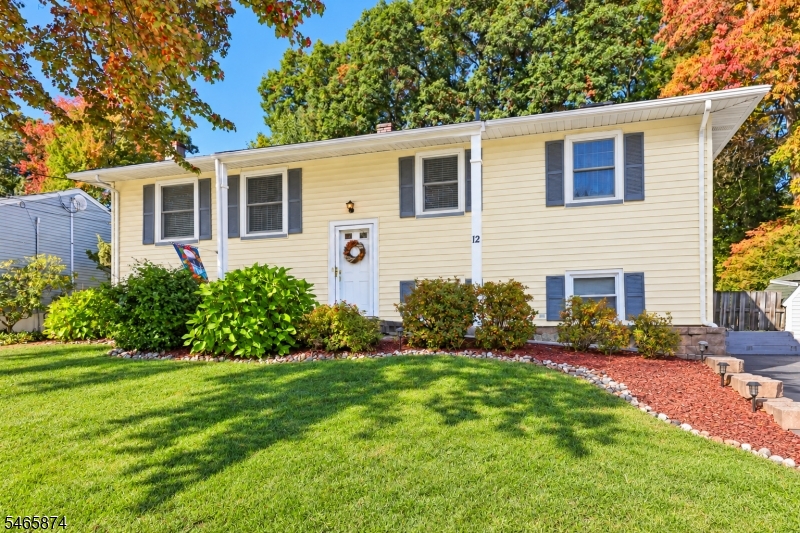 12 Mirror Place Jefferson NJ 07438