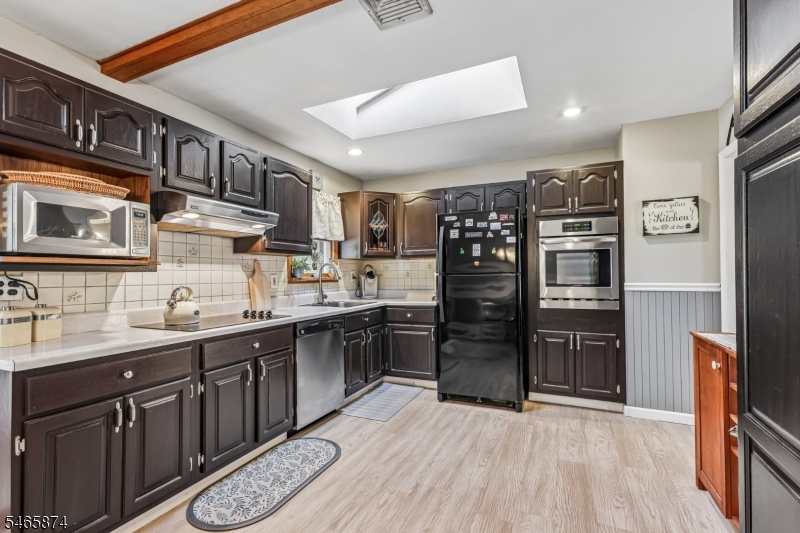 12 Mirror Place Jefferson NJ 07438