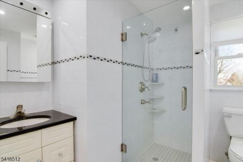 565 Center Street Wood-ridge NJ 07075