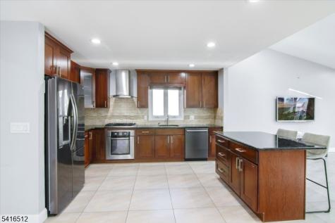 565 Center Street Wood-ridge NJ 07075