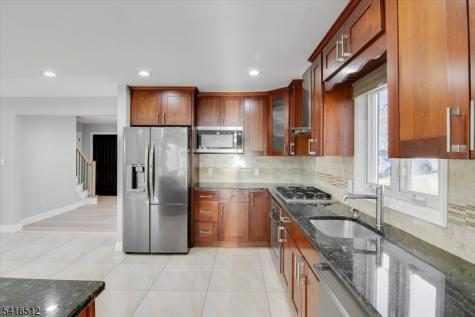 565 Center Street Wood-ridge NJ 07075