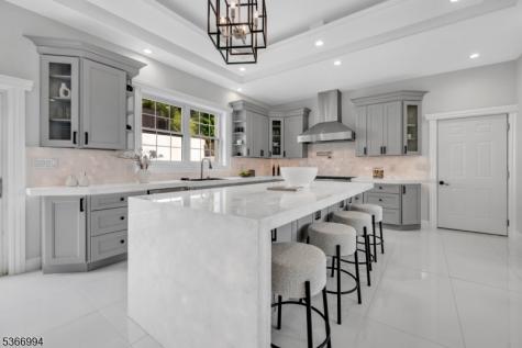 125 Hamilton Trail Totowa NJ 07512