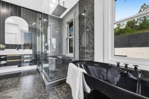 125 Hamilton Trail Totowa NJ 07512