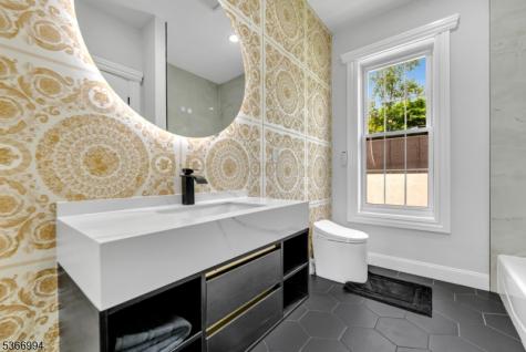 125 Hamilton Trail Totowa NJ 07512