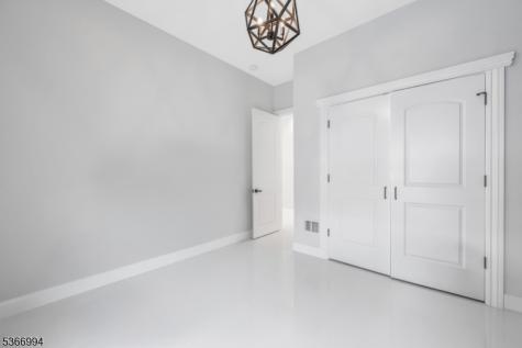 125 Hamilton Trail Totowa NJ 07512