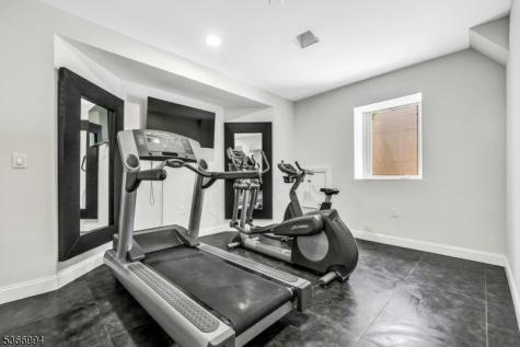 125 Hamilton Trail Totowa NJ 07512