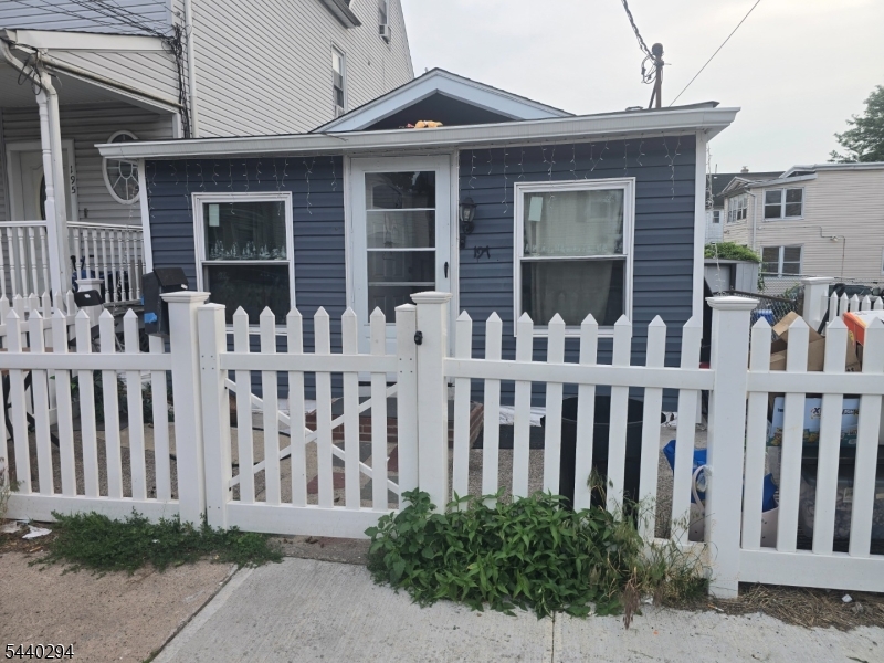 197 Edmund Avenue Paterson NJ 07502