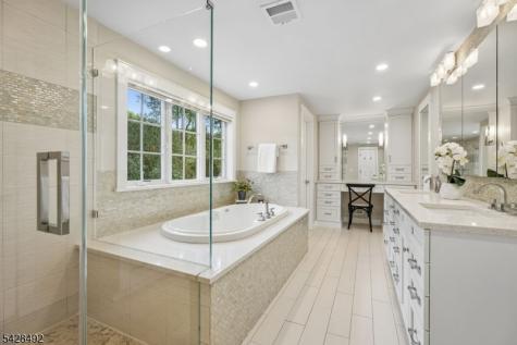 18 Sandy Hill Road Chatham NJ 07928