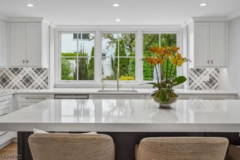 18 Sandy Hill Road Chatham NJ 07928