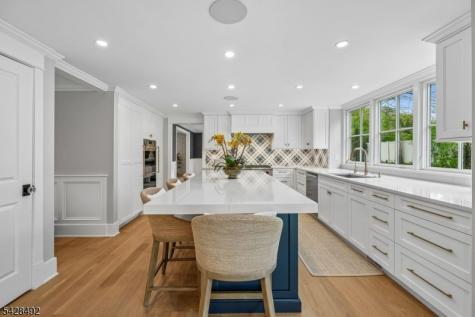 18 Sandy Hill Road Chatham NJ 07928