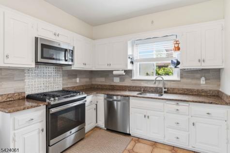 103 3RD Avenue Little Falls NJ 07424