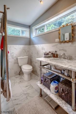 31 Fox Farm Road Lopatcong NJ 08865