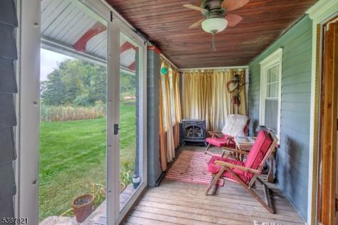 31 Fox Farm Road Lopatcong NJ 08865