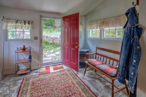 31 Fox Farm Road Lopatcong NJ 08865