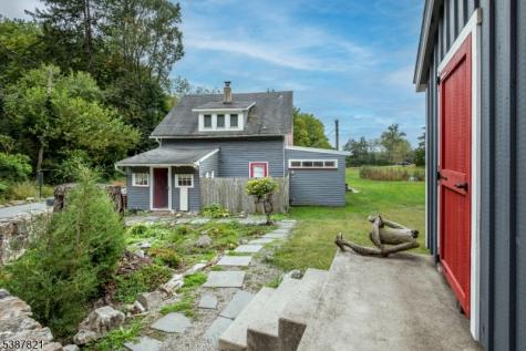 31 Fox Farm Road Lopatcong NJ 08865