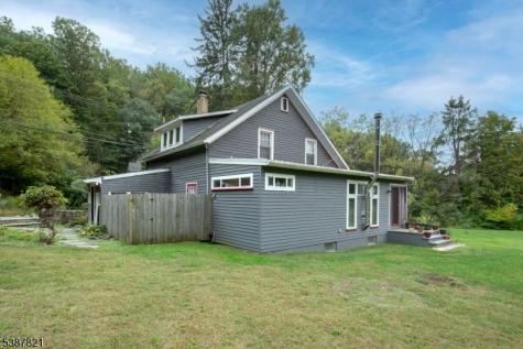 31 Fox Farm Road Lopatcong NJ 08865