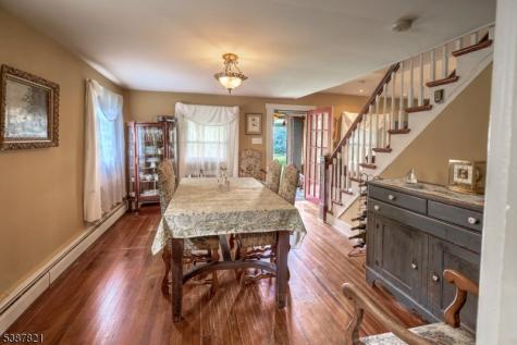 31 Fox Farm Road Lopatcong NJ 08865