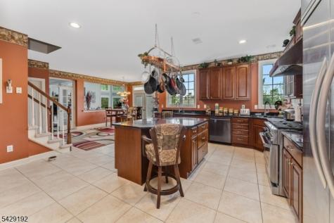 3 Kentview Court Raritan NJ 08822