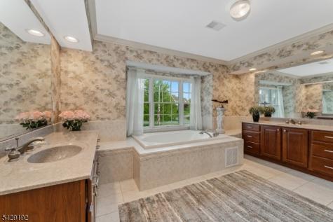 3 Kentview Court Raritan NJ 08822