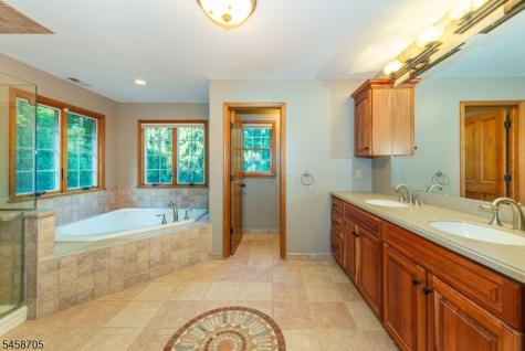 50 Gormley Lane Kinnelon NJ 07405