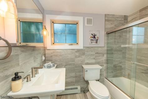 33 S Lakeside Avenue Jefferson NJ 07849