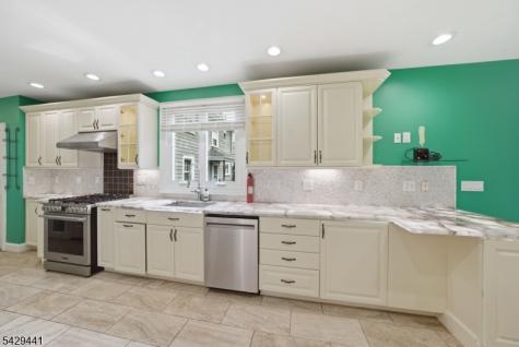 748 Livingston Road Elizabeth NJ 07208