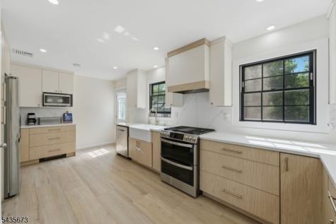 10 Happel Court Scotch Plains NJ 07076