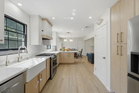 10 Happel Court Scotch Plains NJ 07076