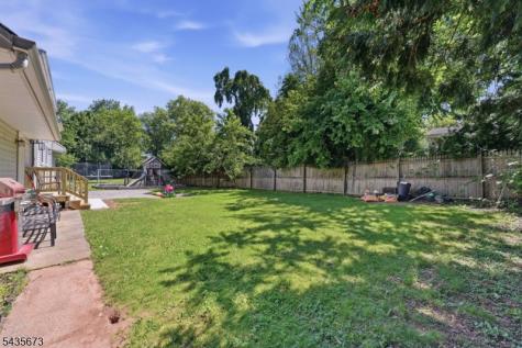 10 Happel Court Scotch Plains NJ 07076