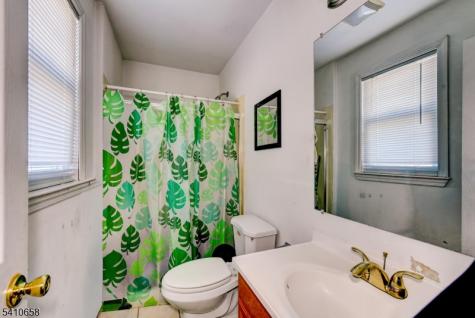 27 Newell Avenue New Brunswick NJ 08901