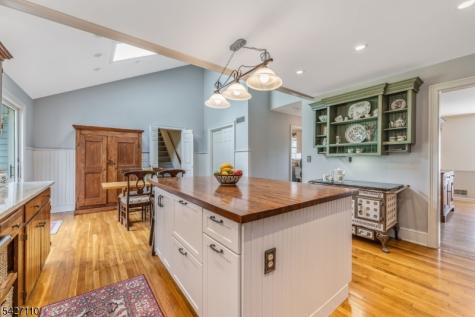 44 Big Spring Road Tewksbury NJ 07830