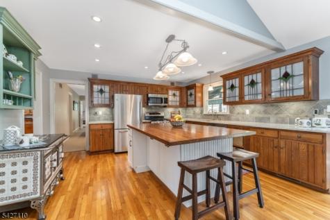 44 Big Spring Road Tewksbury NJ 07830