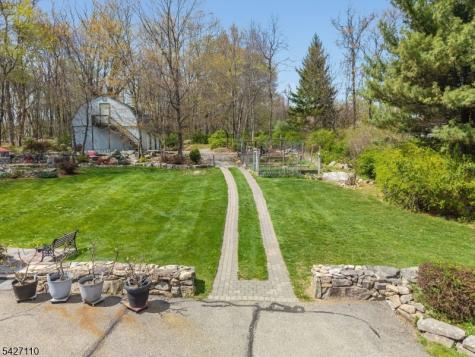 44 Big Spring Road Tewksbury NJ 07830
