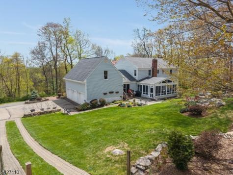 44 Big Spring Road Tewksbury NJ 07830