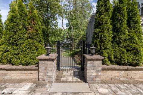 27 Burlington Road Berkeley Heights NJ 07974