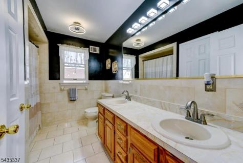 808 Columbus Avenue Raritan NJ 08869