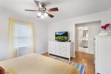 4 Grove Street Hampton NJ 07860